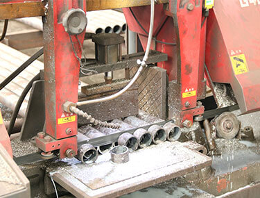 生産設備: cutting workshop